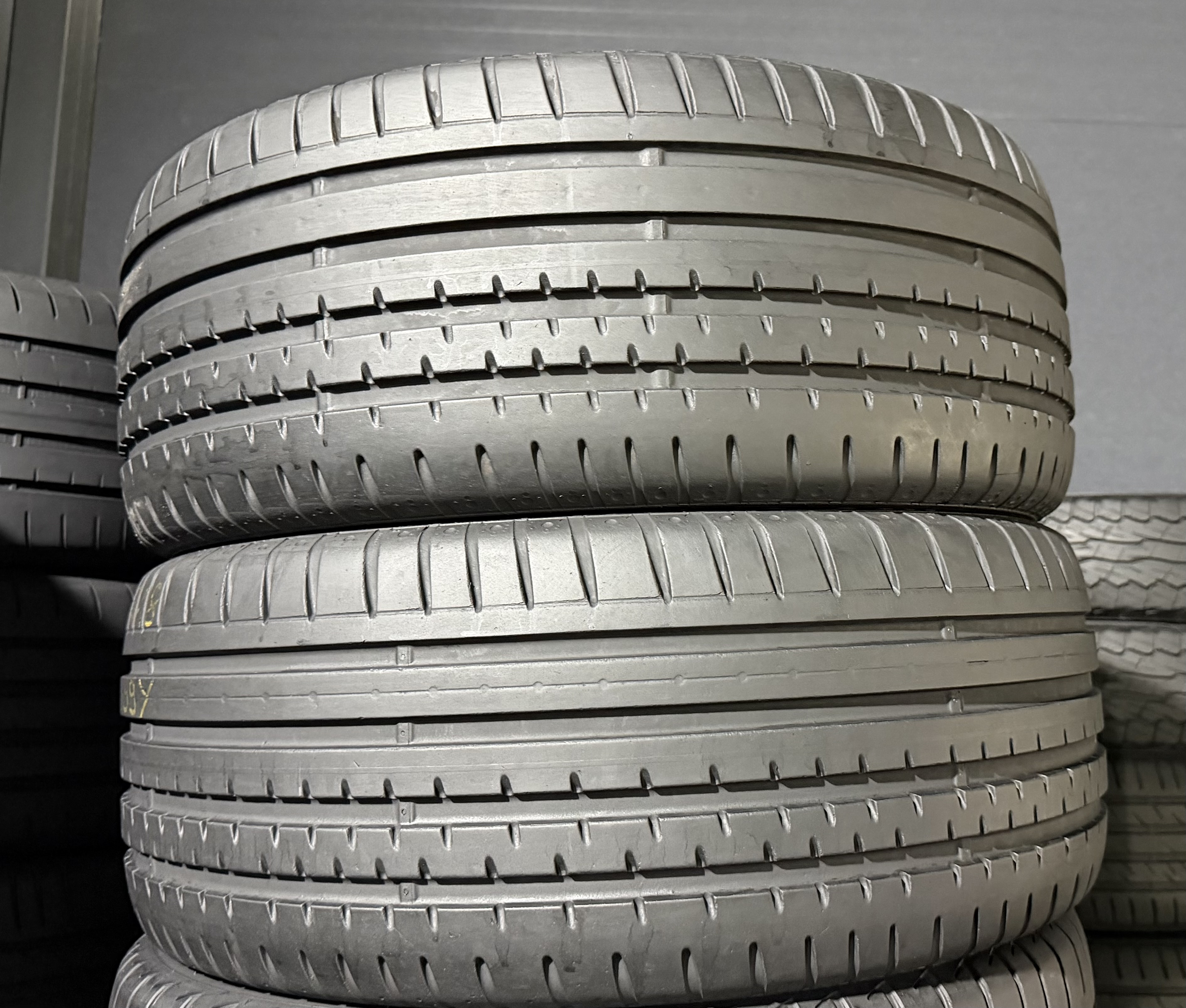 Шини б\у 255/45 R18