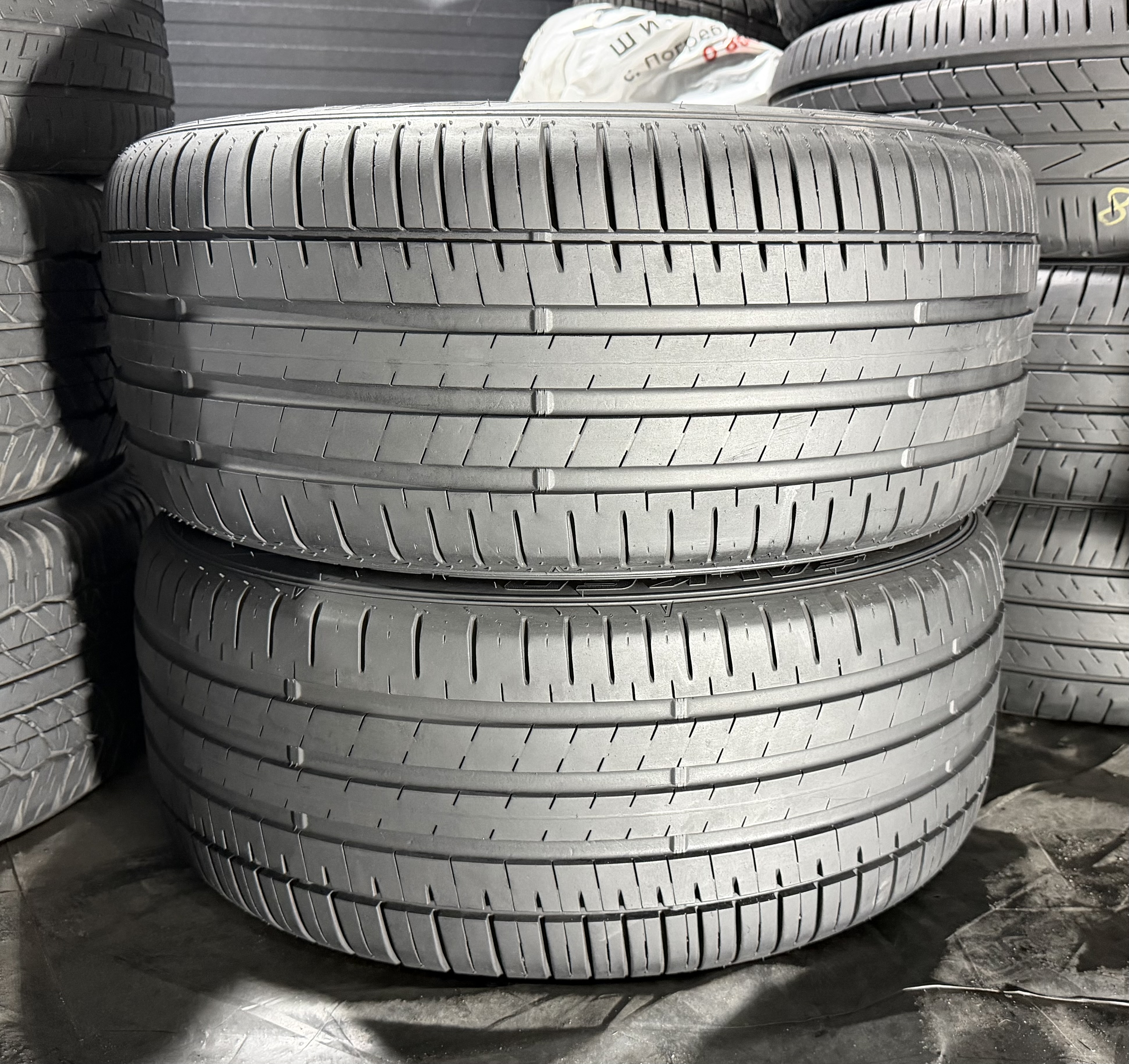 Шини б\у 255/45 R18