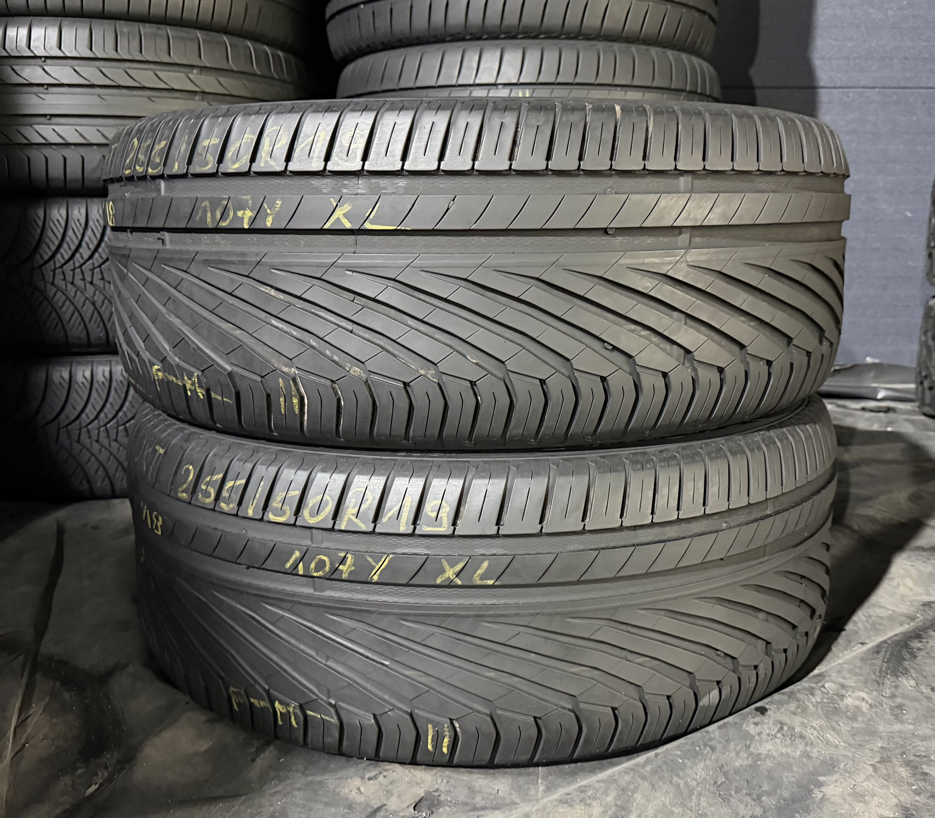 Шини б\у 255/50 R19