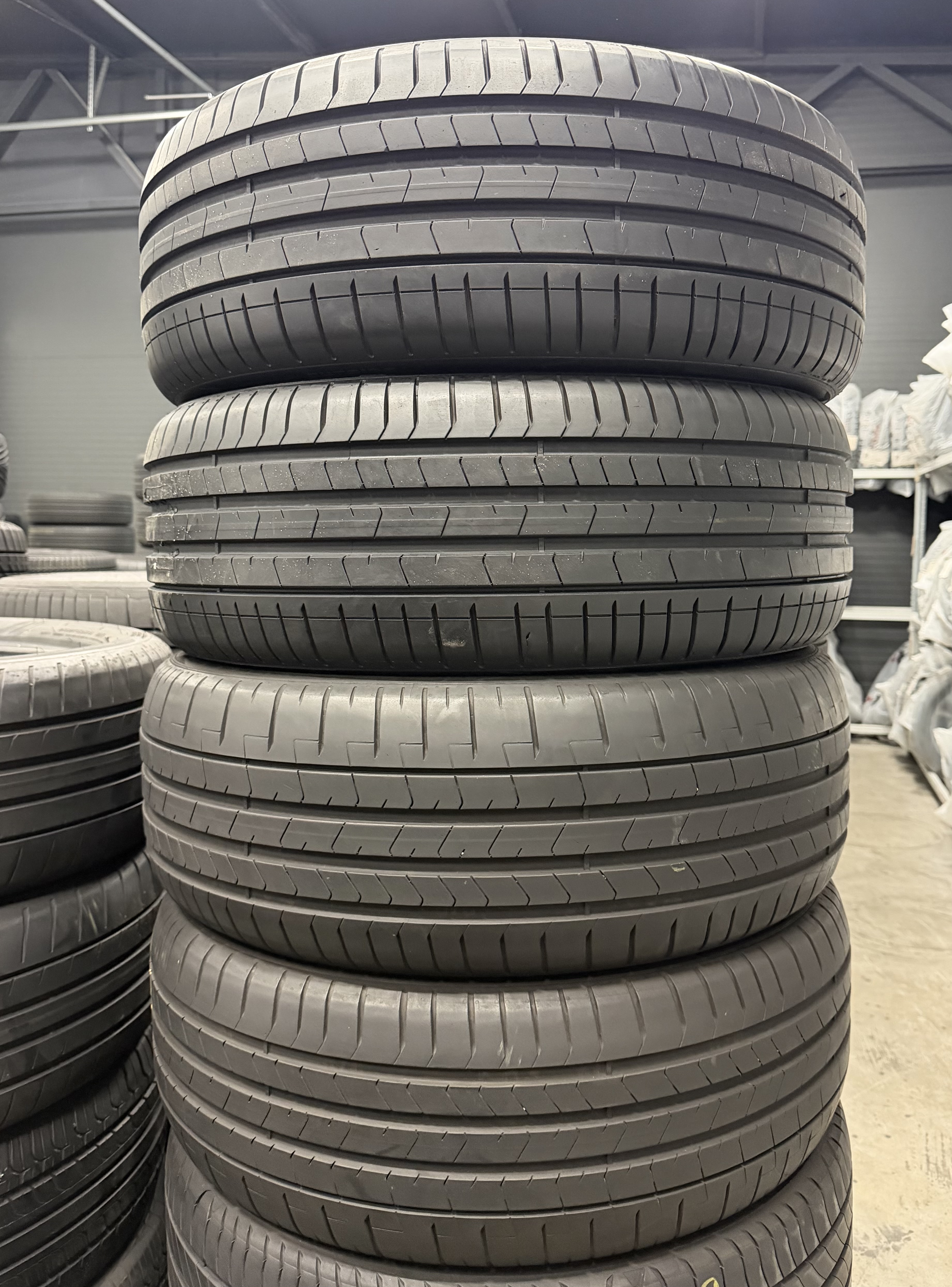 Шини б\у 235/50 R19