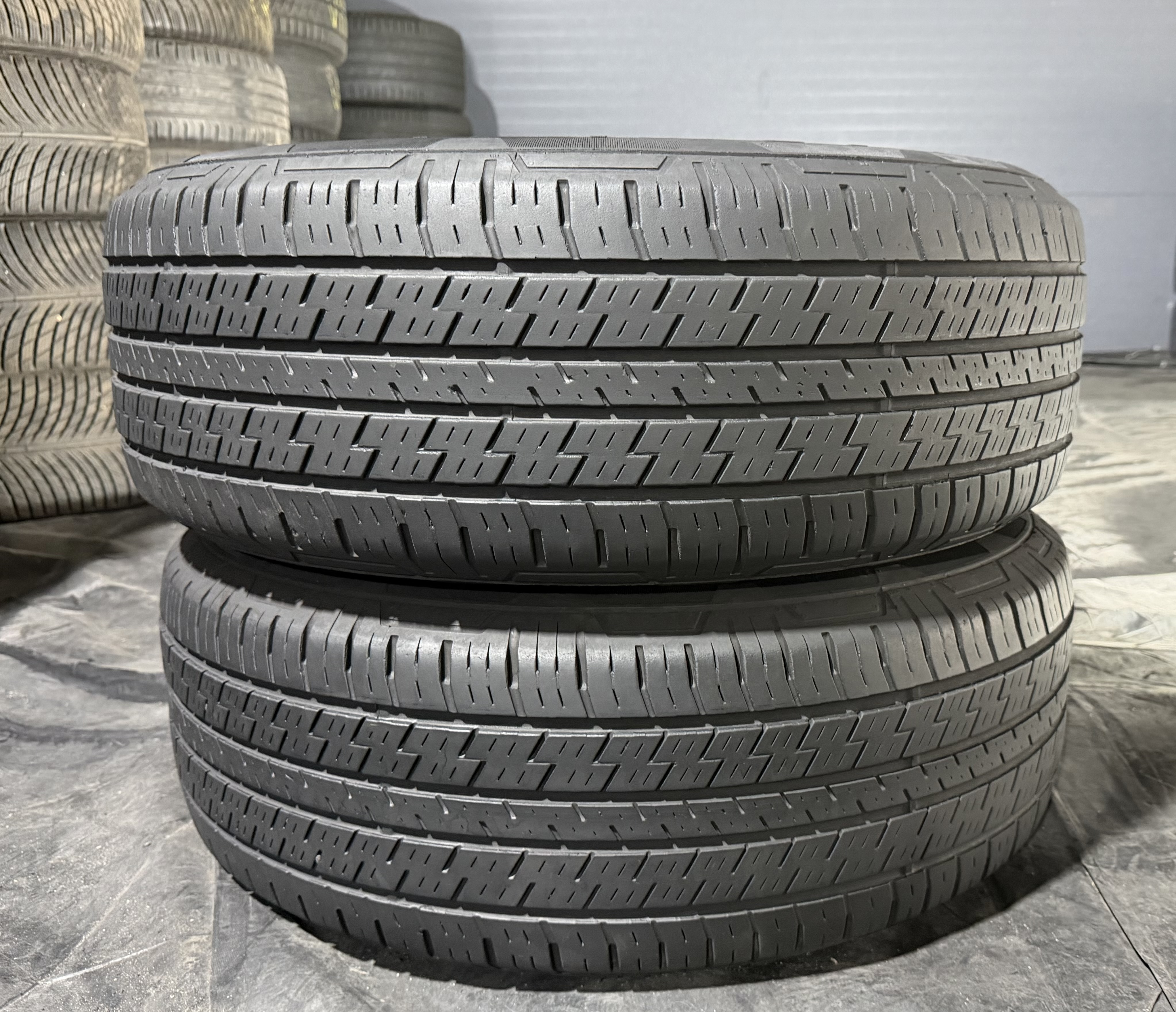 Шини б\у 235/65 R17