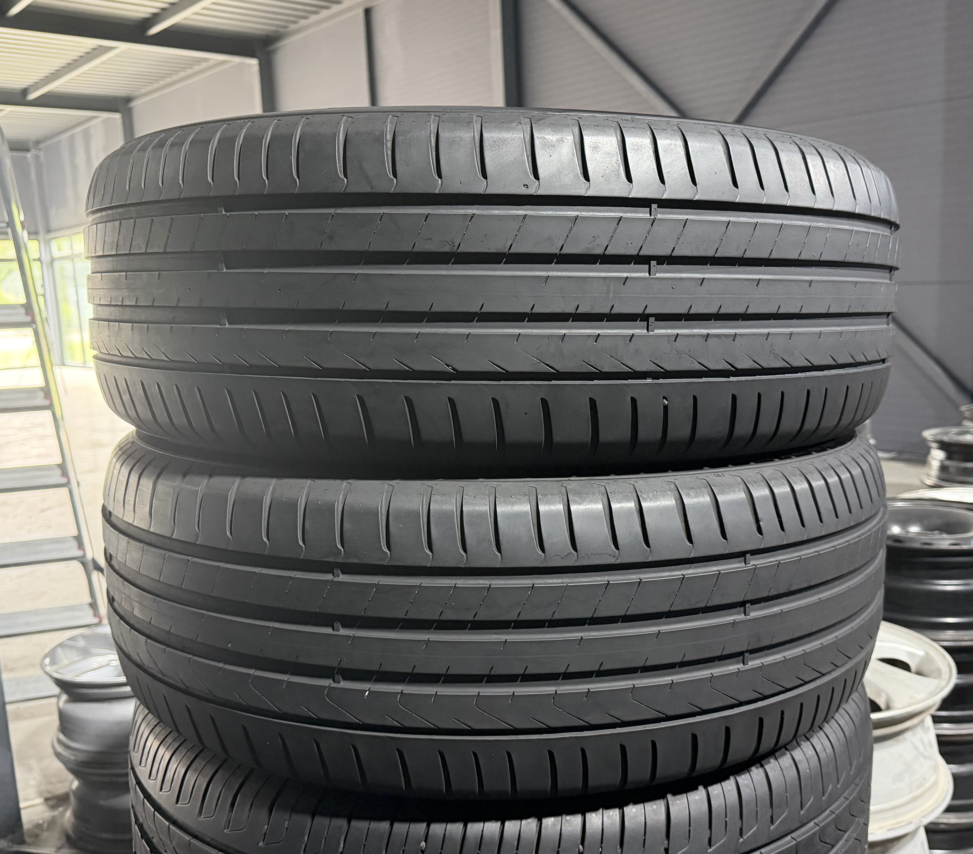 Шини б\у 235/55 R18