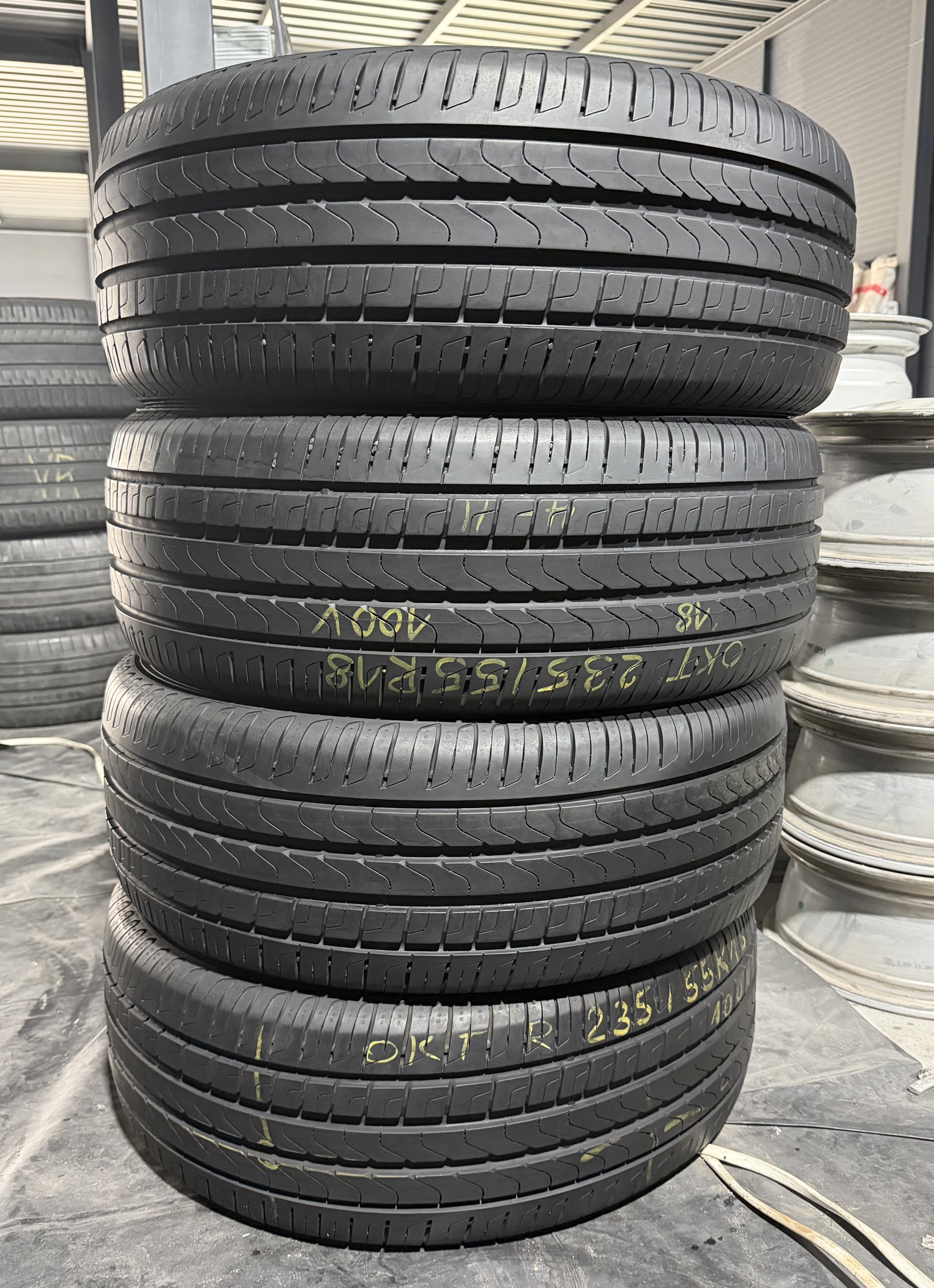 Шини б\у 235/55 R18