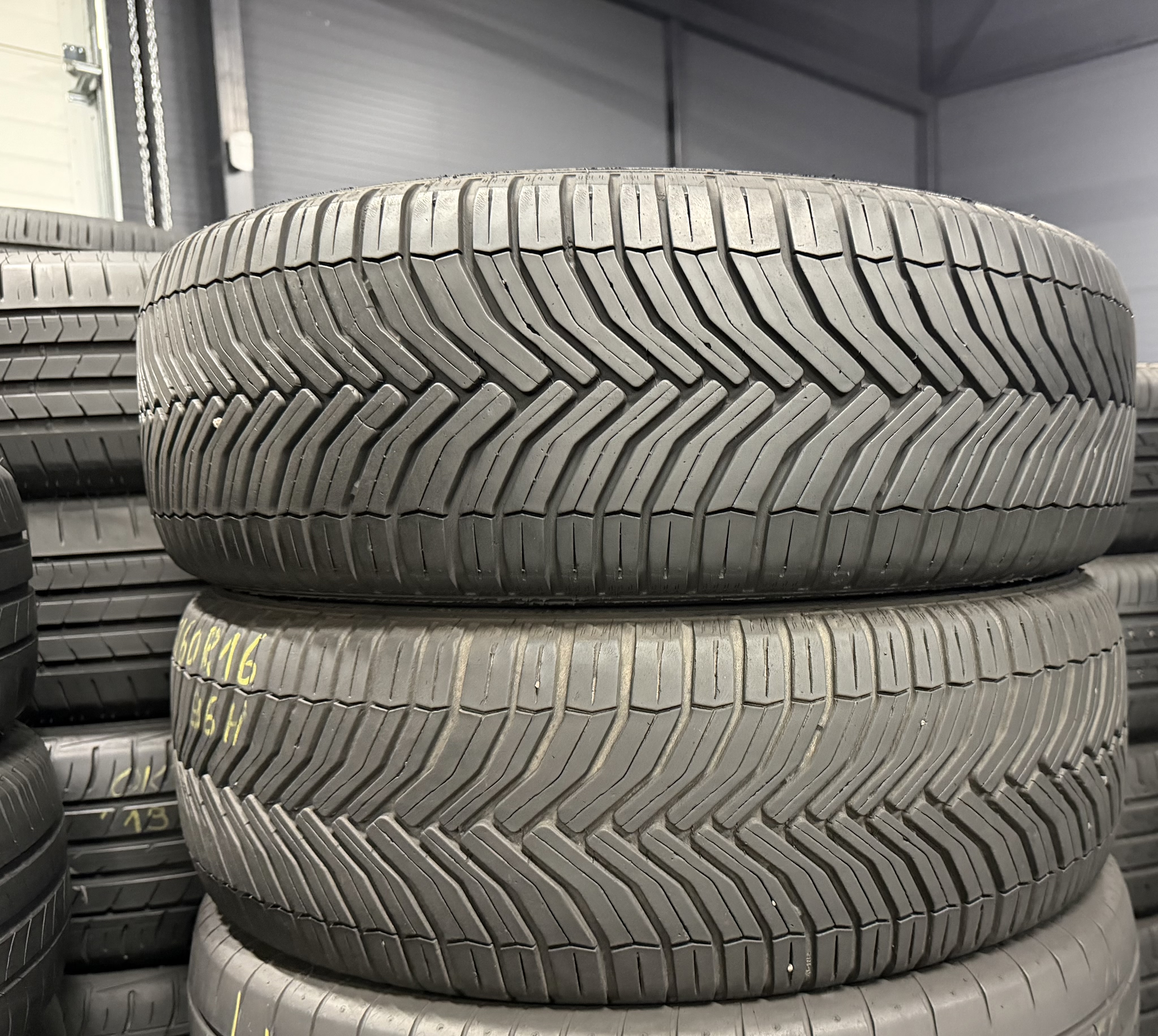 Шини б\у 205/60 R16