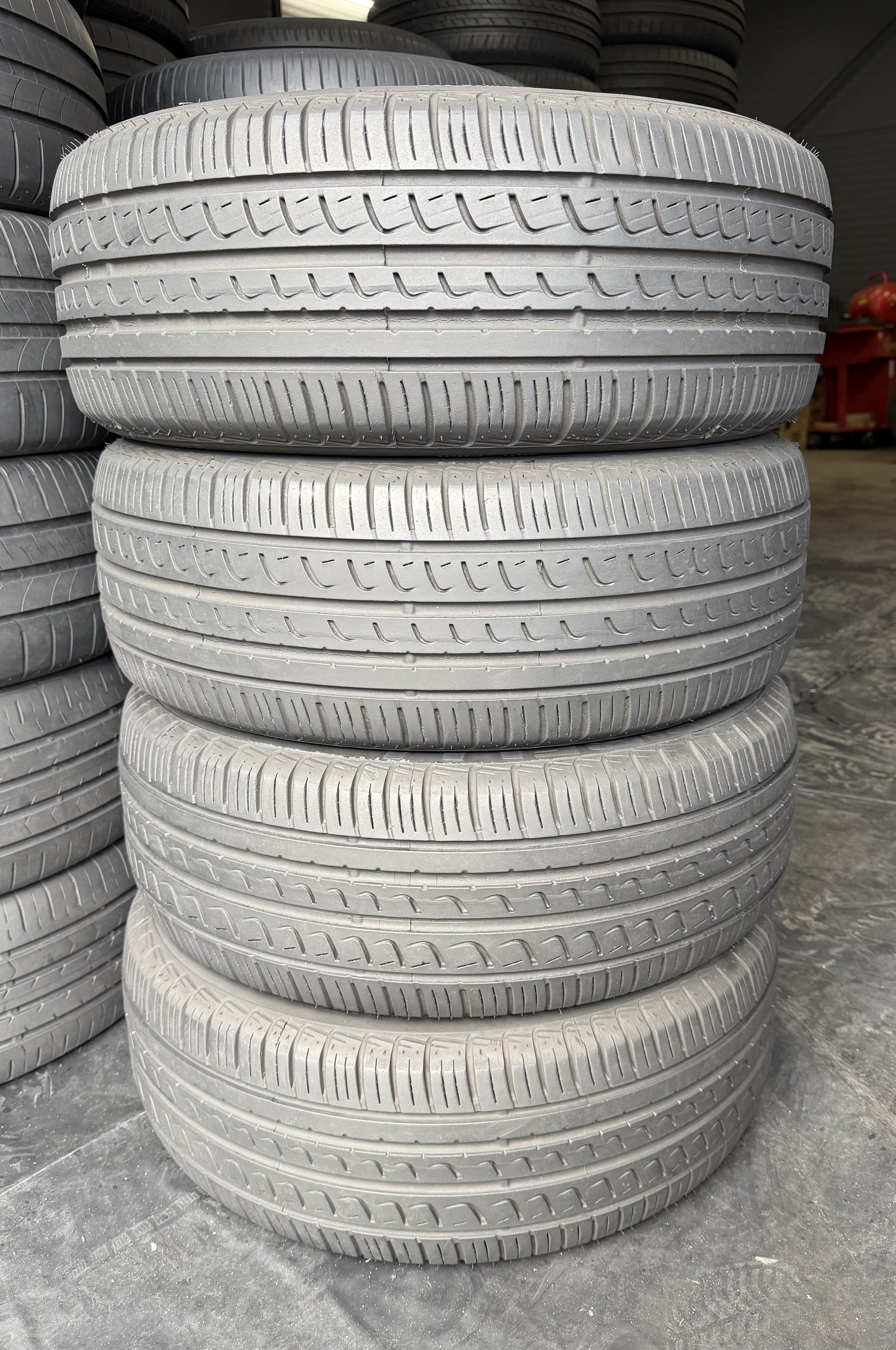 Шини б\у 205/55 R16