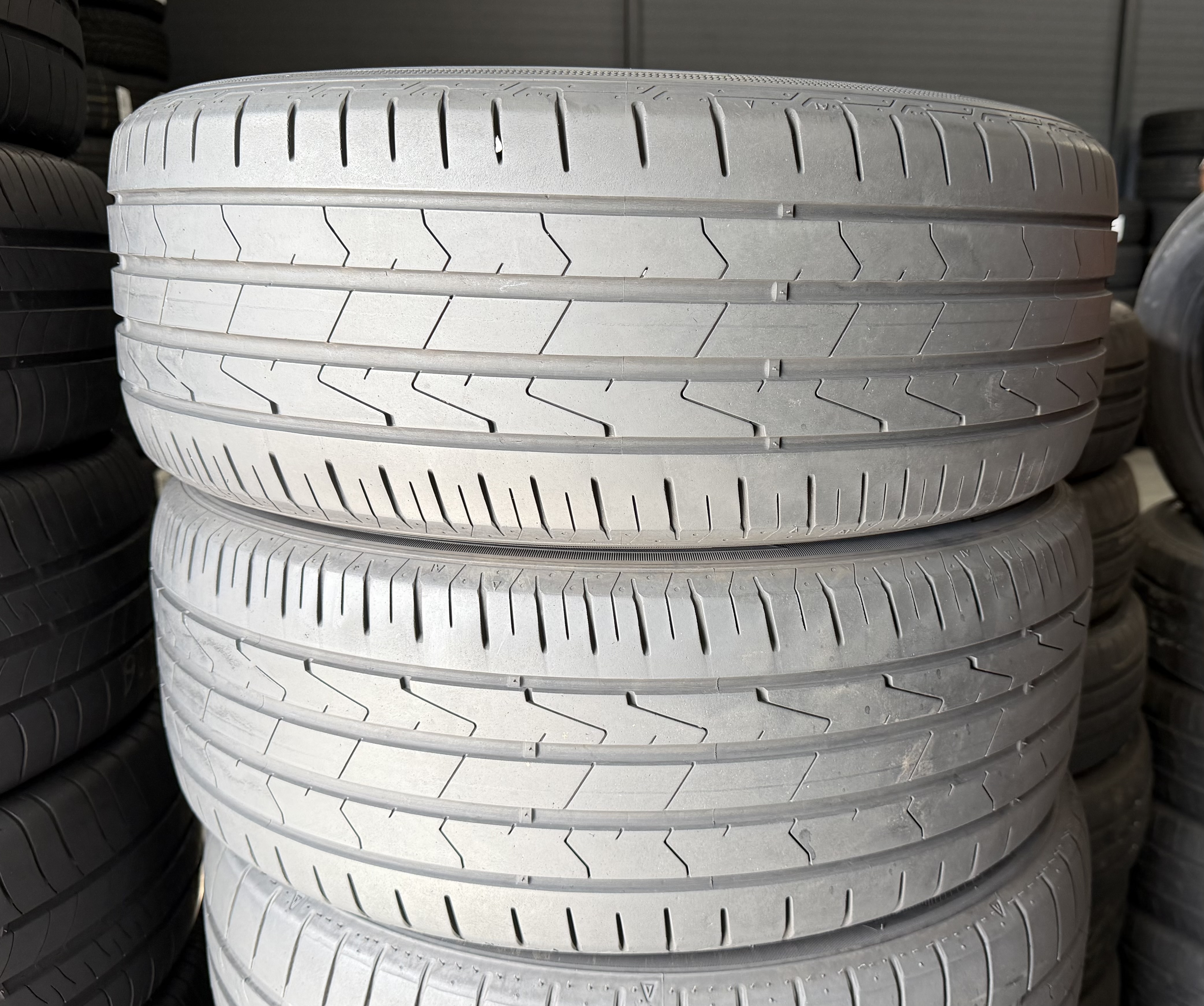 Шини б\у 205/55 R16