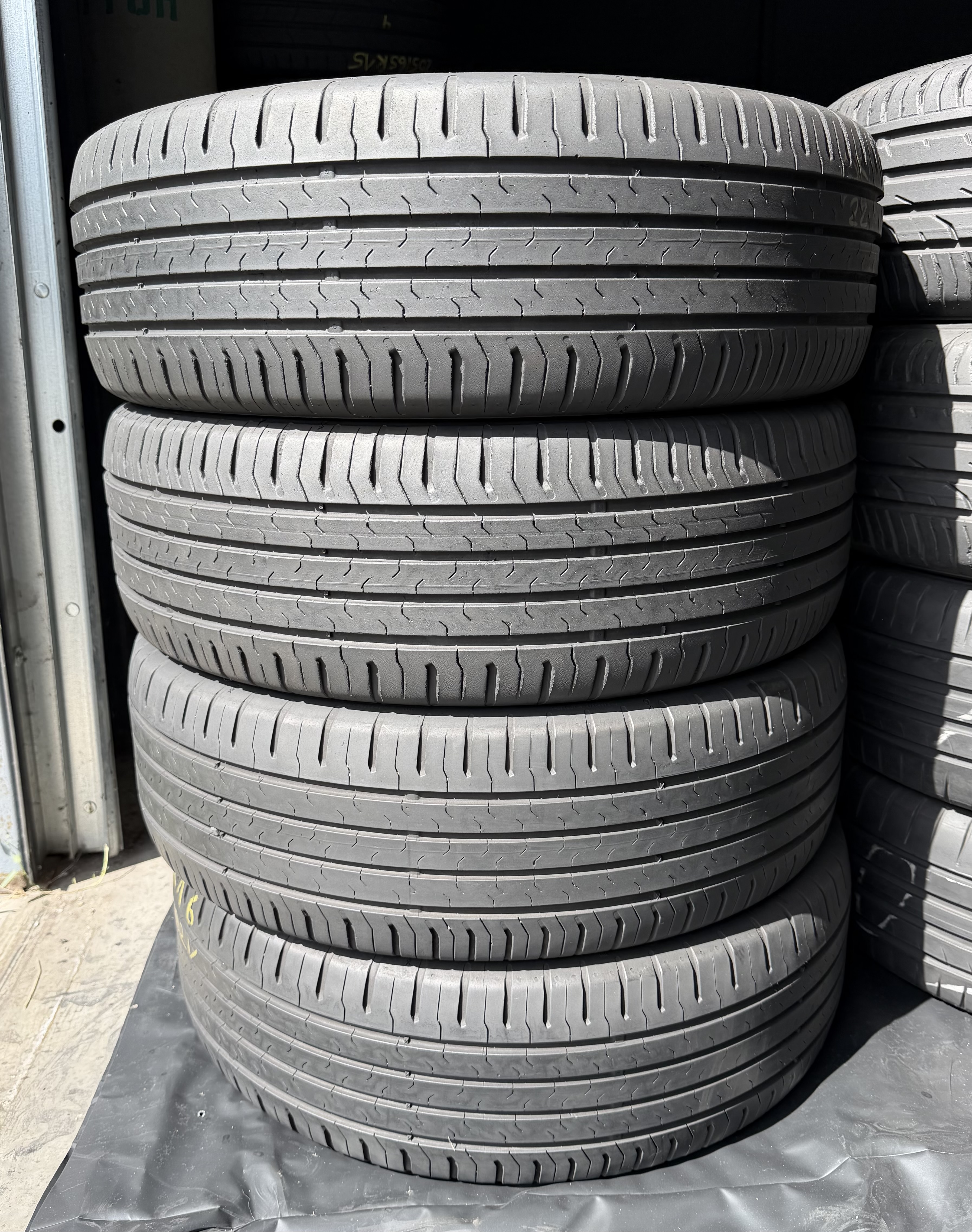 Шини б\у 205/60 R16