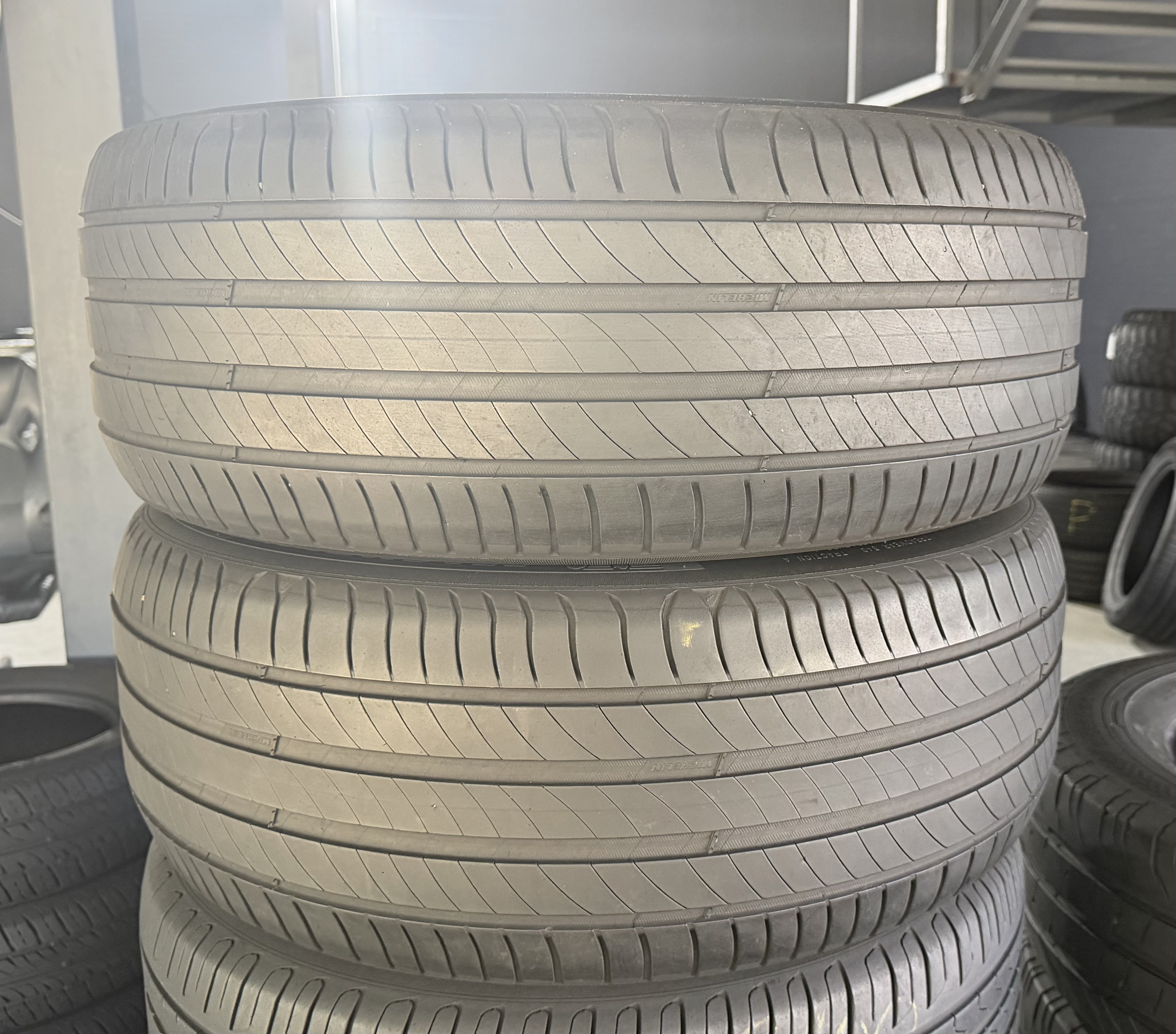 Шини б\у 235/50 R18