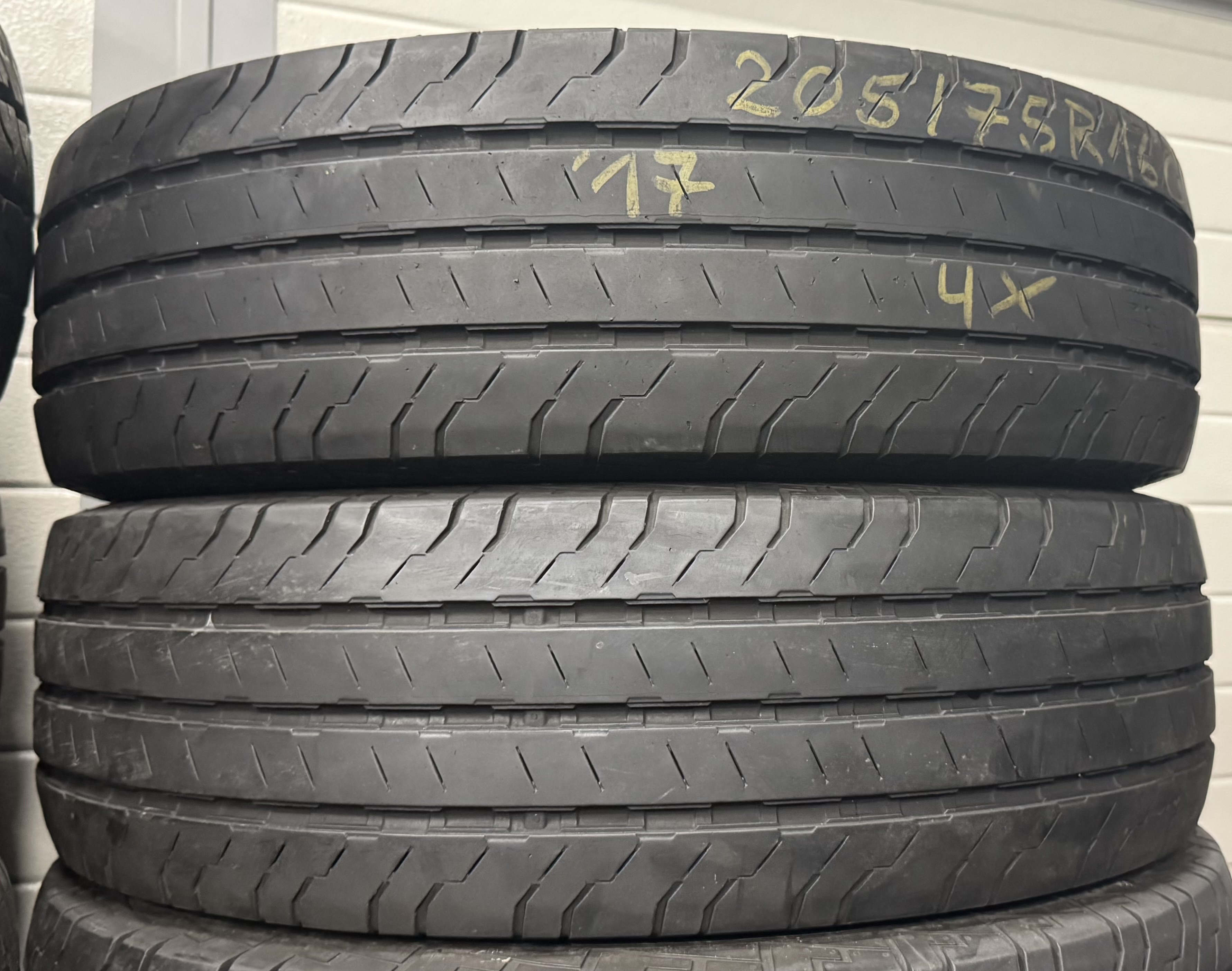 Шини б\у 205/75 R16C