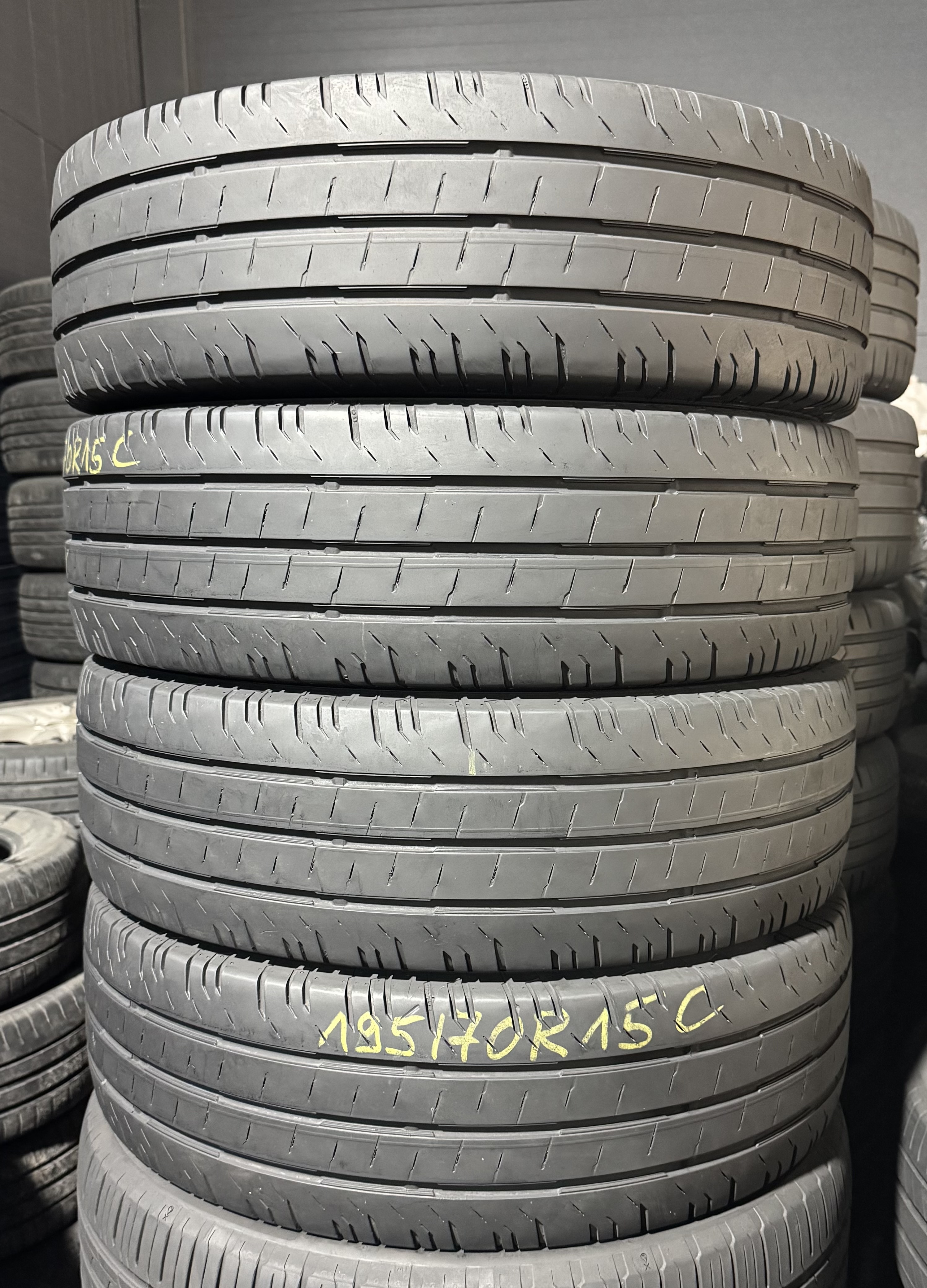 Шини б\у 195/70 R15C