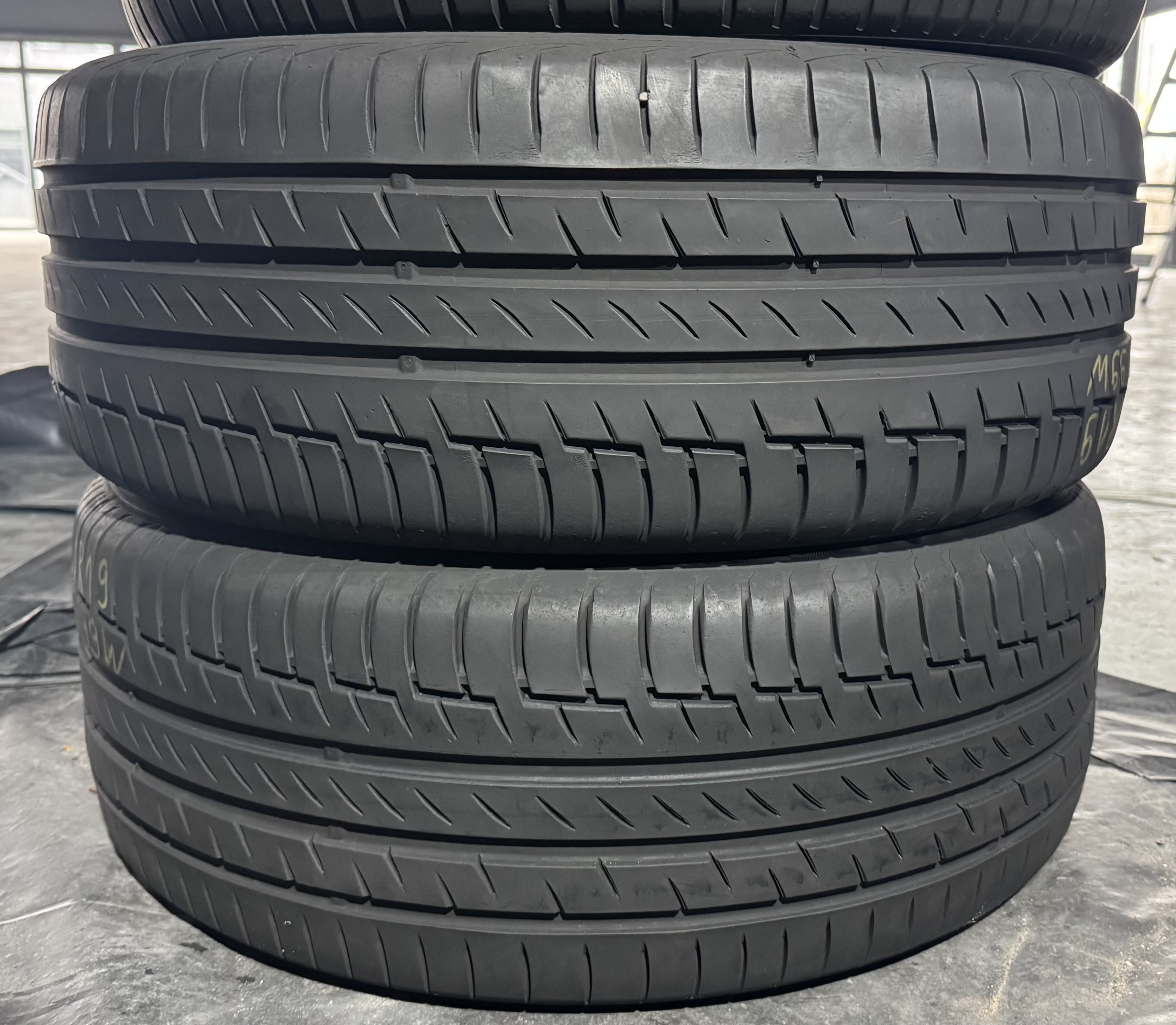 Шини б\у 235/50 R19