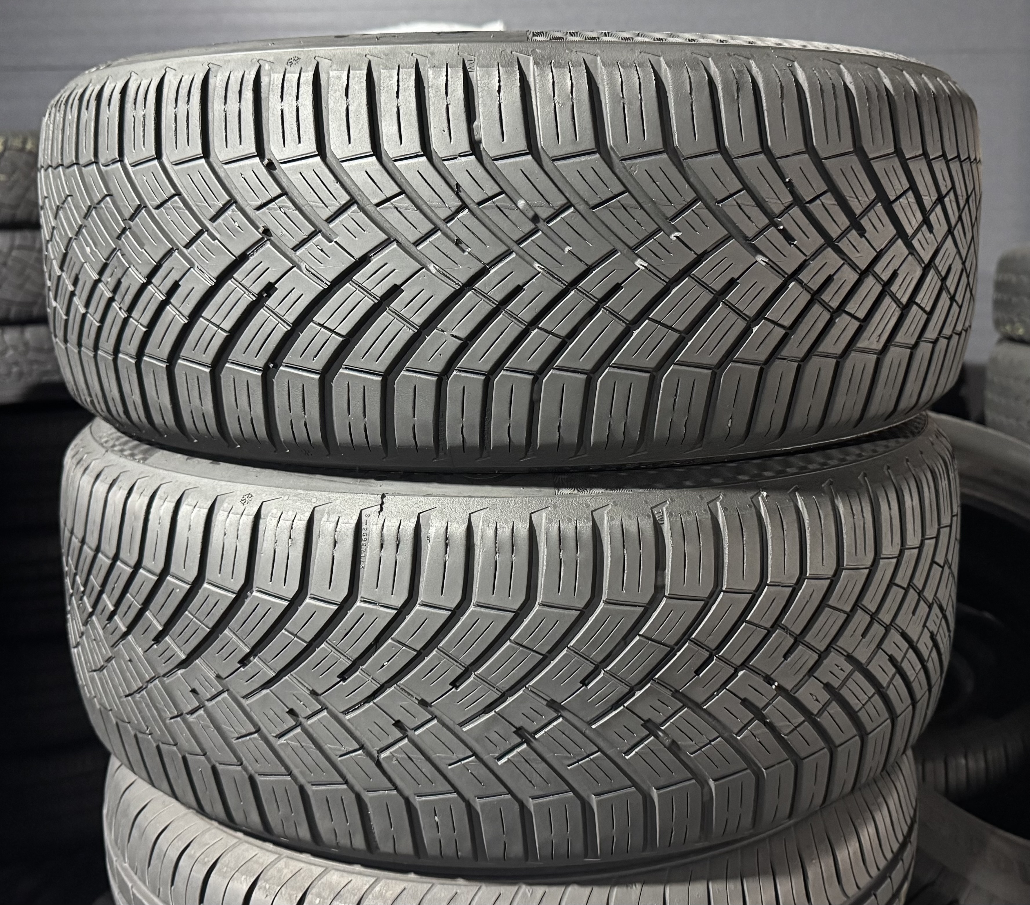 Шини б\у 205/50 R17