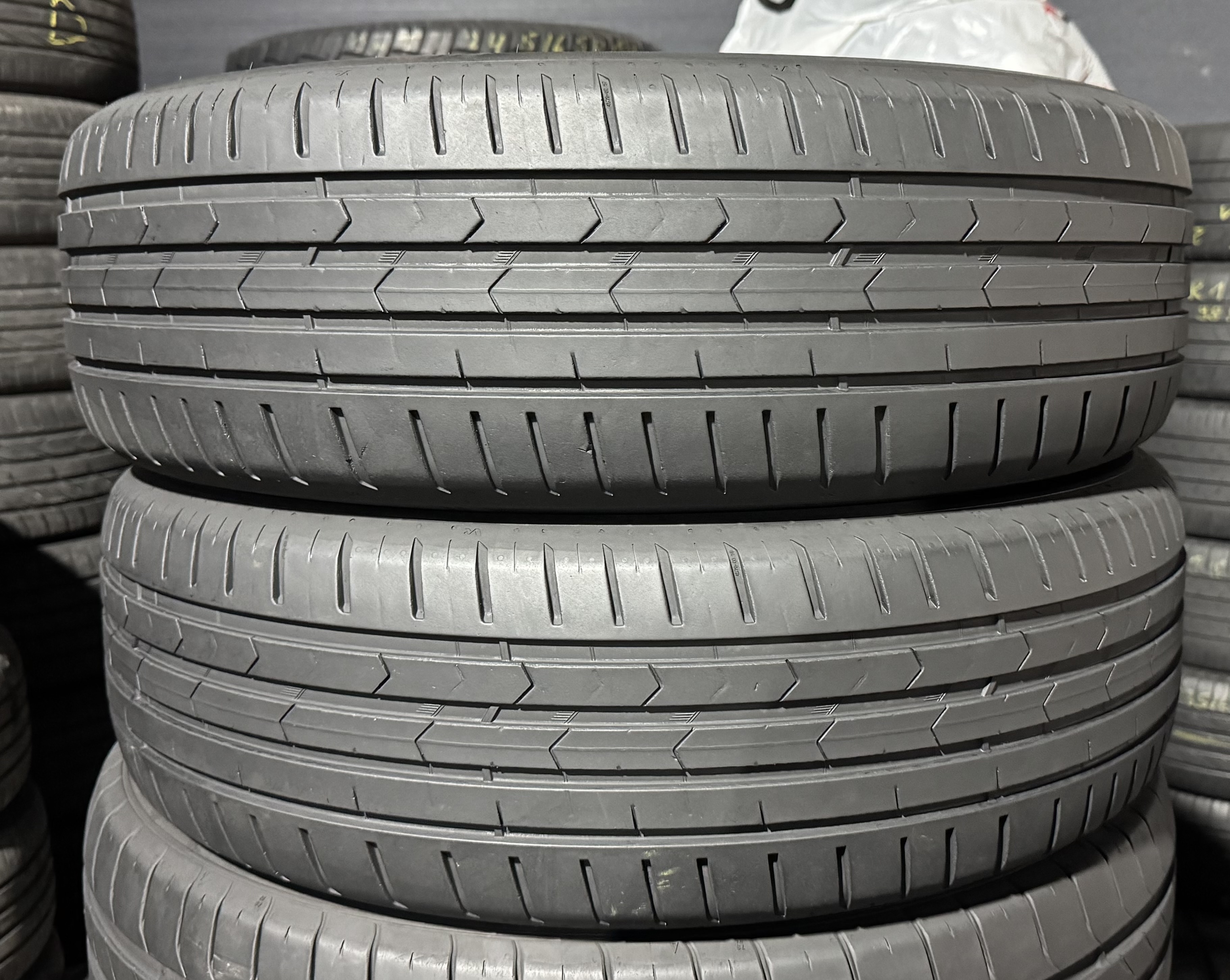 Шини б\у 205/65 R17