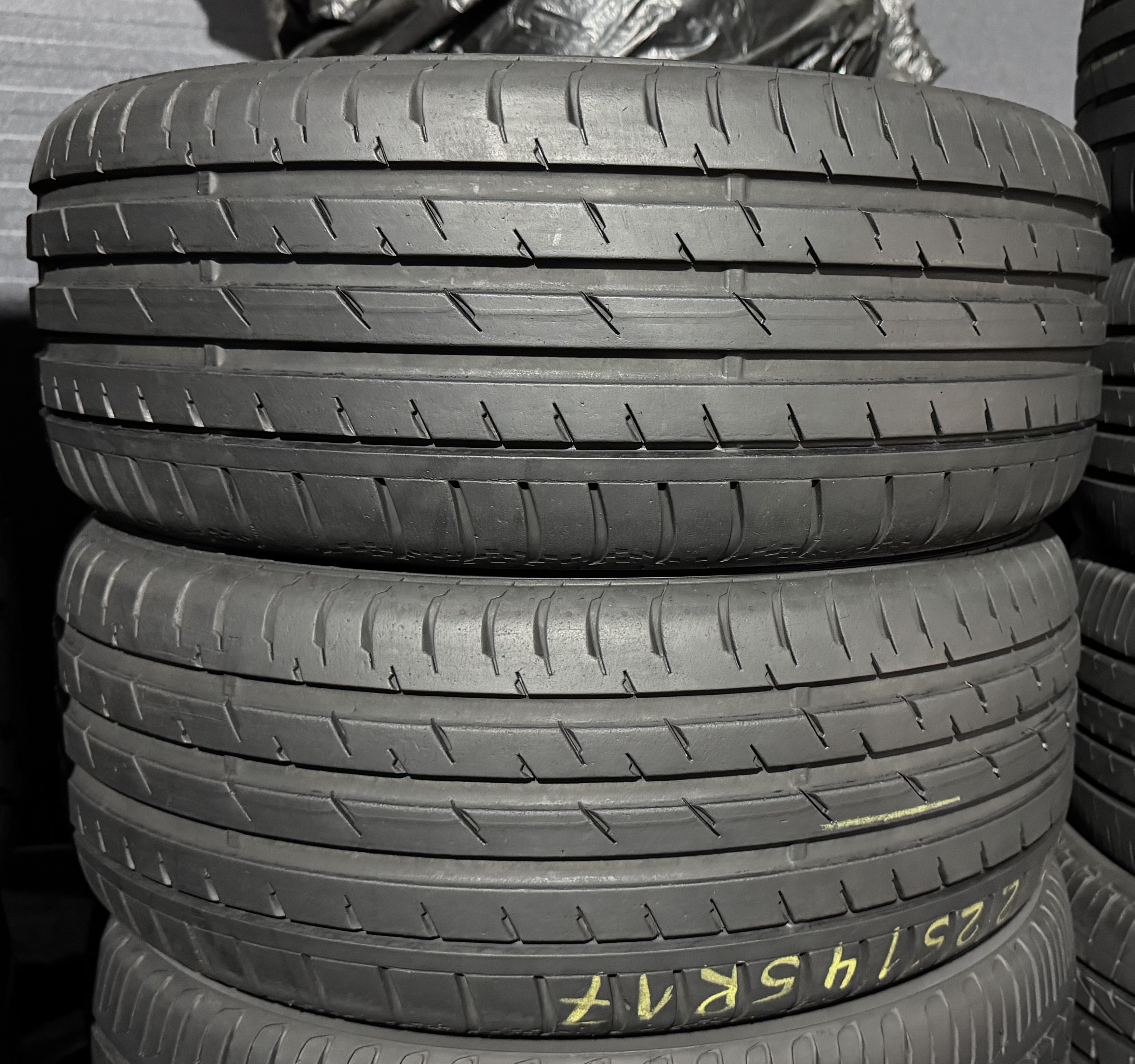 Шини б\у 225/45 R17