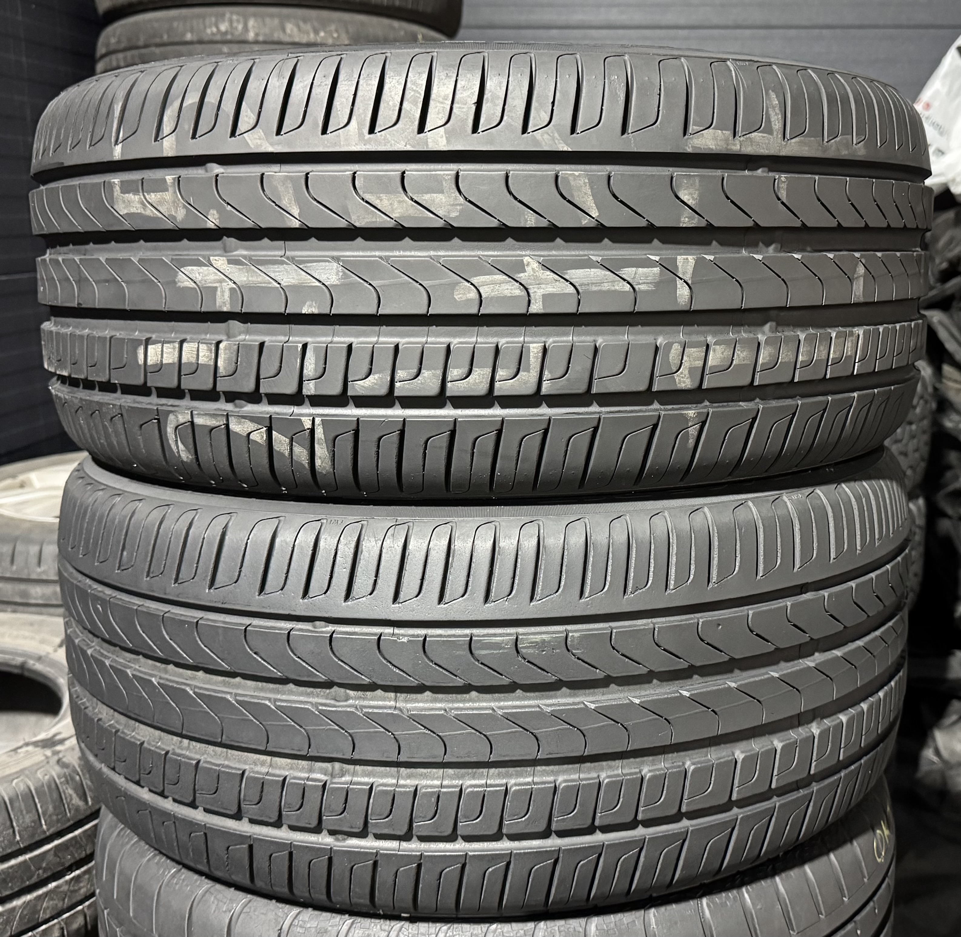 Шини б\у 245/45 R17