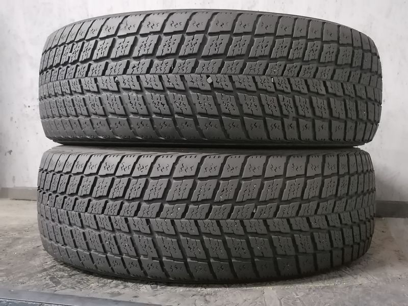 Шини б\у 215/70 R16